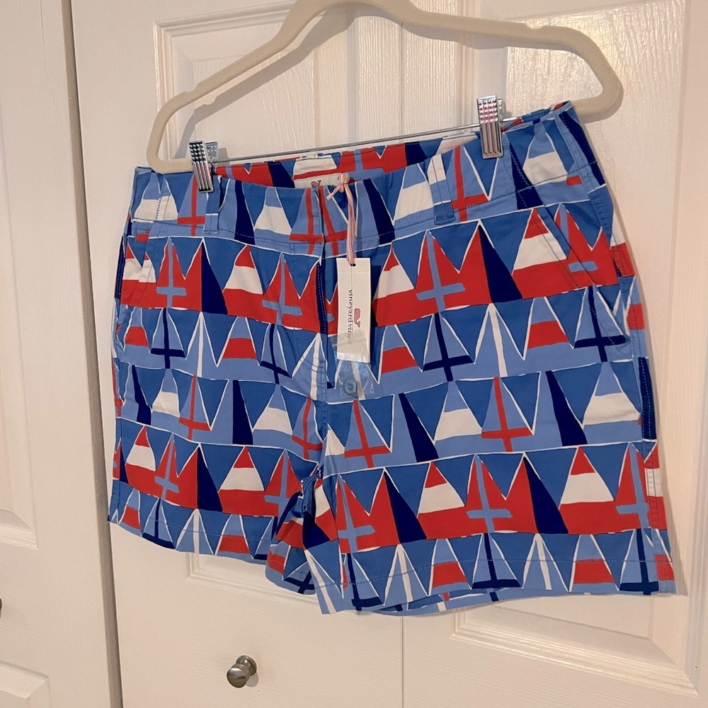 RARE Vineyard Vines 5” Burgee Print Sailboat Shorts
